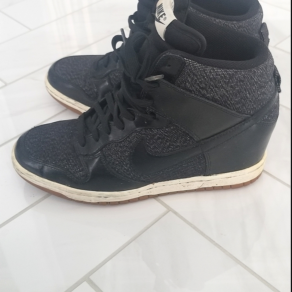 Wedge sneakers